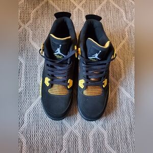 Mens Jordan 4's Black/Yellow Size 13